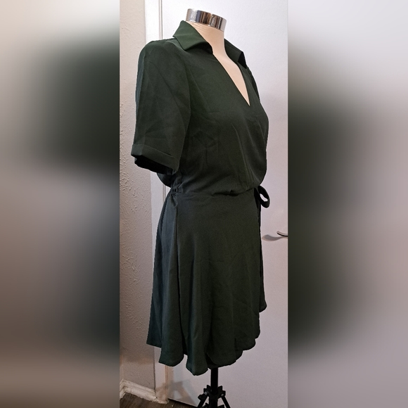 💜Vince Camuto Wrap Dress💜 - Picture 9 of 10